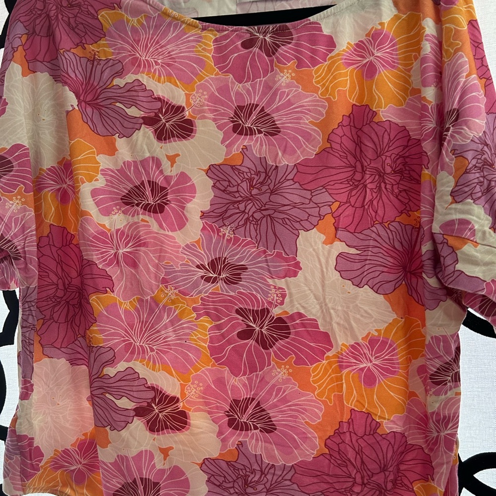 Hibiscus Pinks and Purple Top - Picture 4 of 4